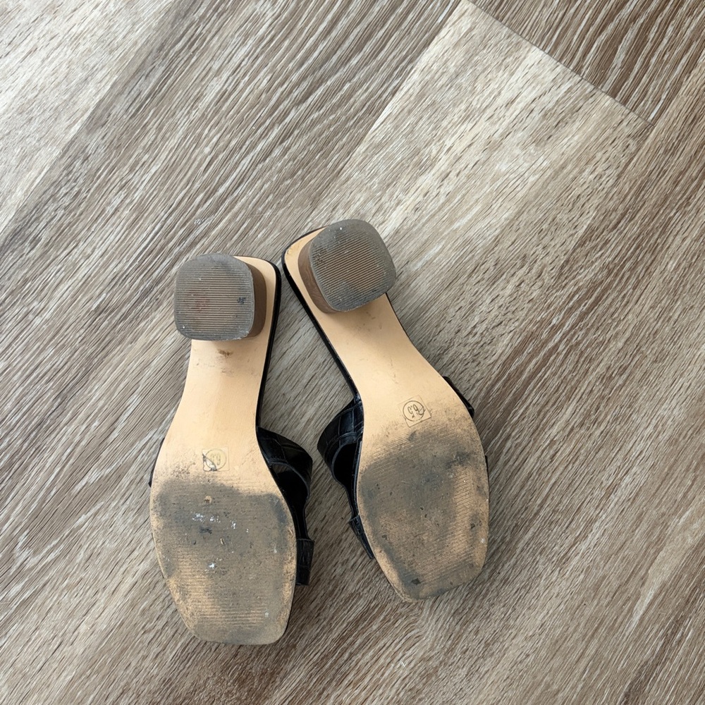 Black Croc-Embossed Square-Toe Block Heel Sandals - Picture 3 of 3